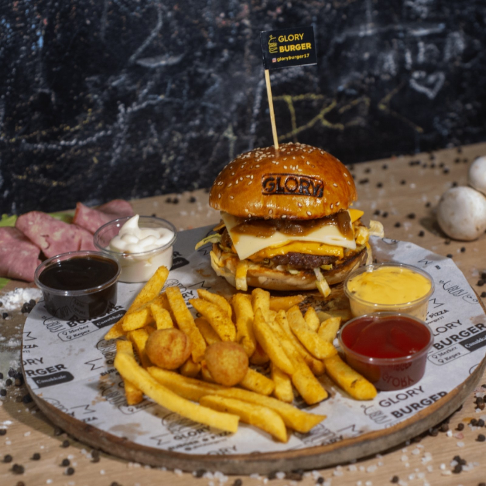 Glory Chef Cheeseburger