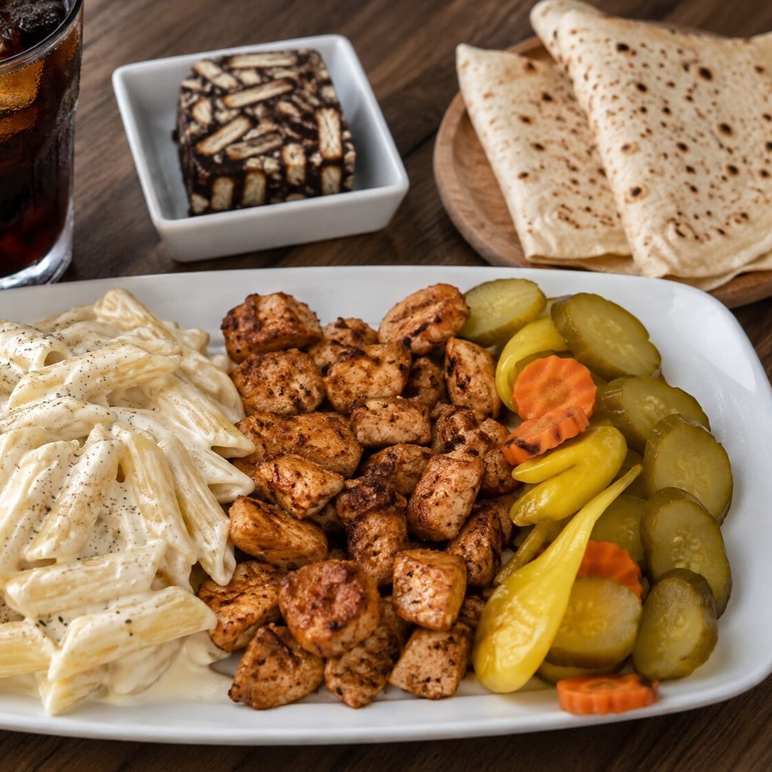Seçeceğiniz Tavuk Menüsü (Mozaik Pasta & Seçeceğiniz İçecek)