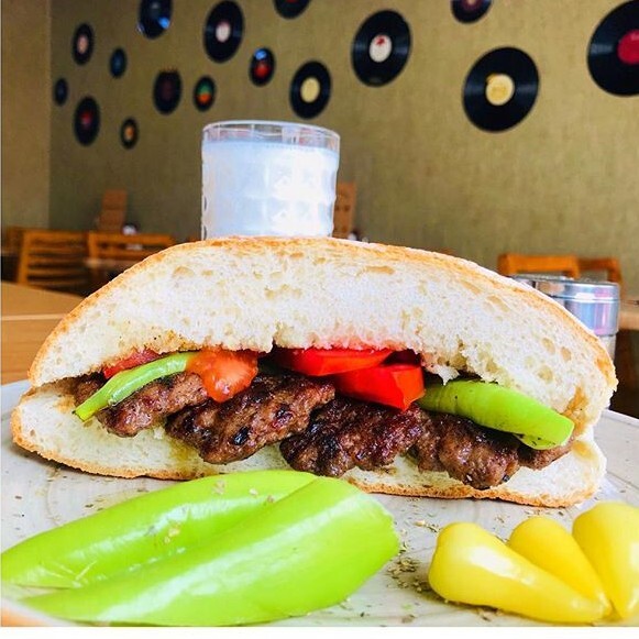 Ekmek Arası Köfte+Ayran