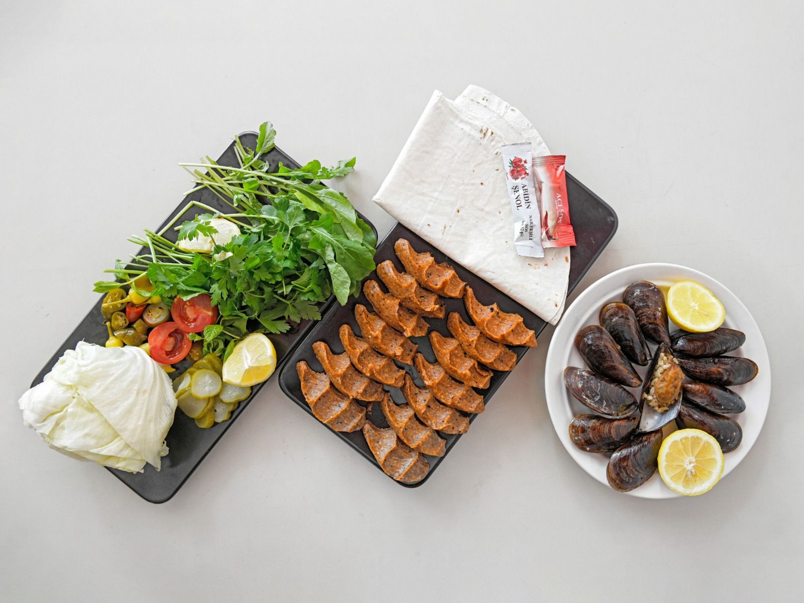 Çiğ Köfte (400 g) & Midye Menü