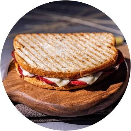 Ayvalık Ekmeğine Kaşarlı Tost