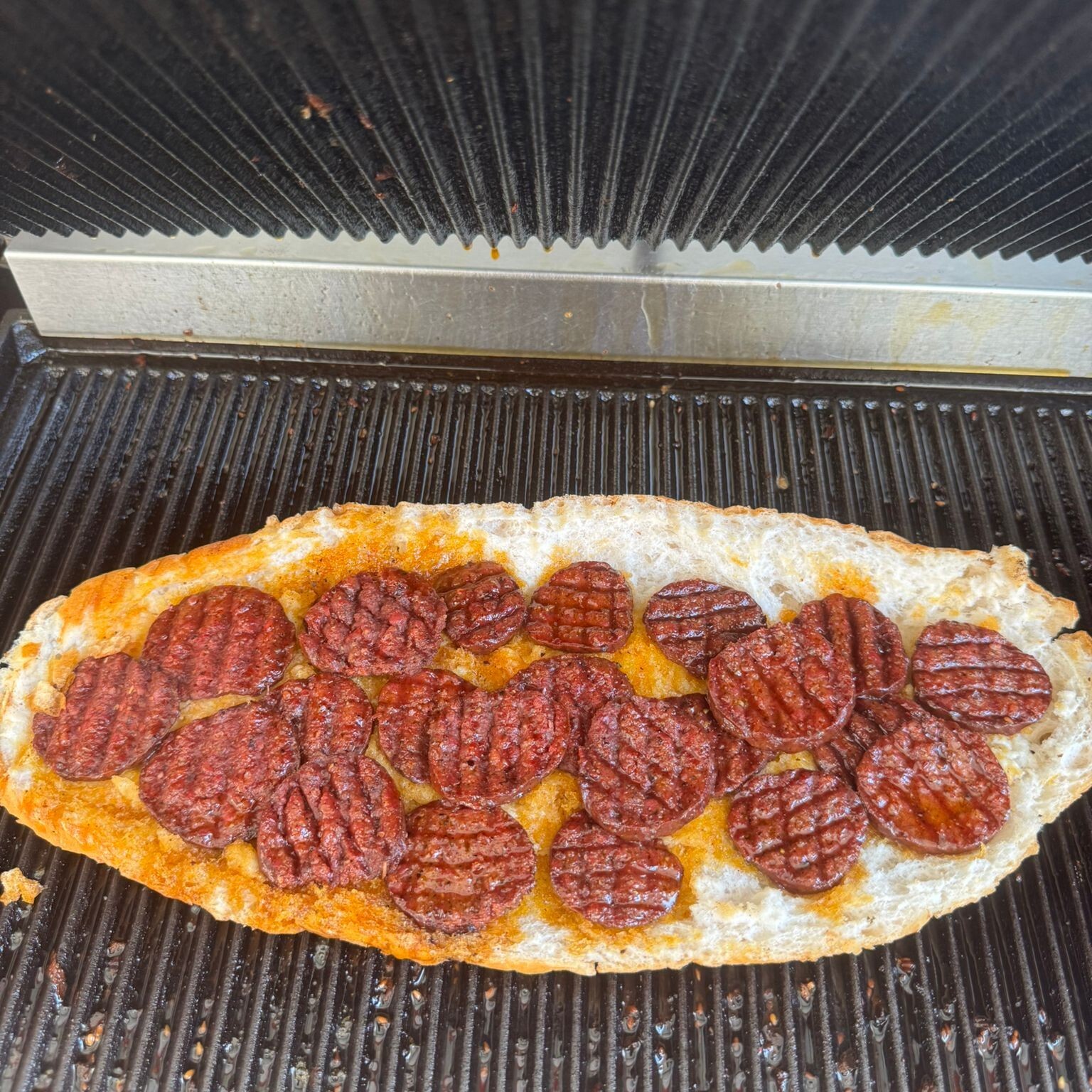 Tüm Somun Ekmek Sucuklu Tost