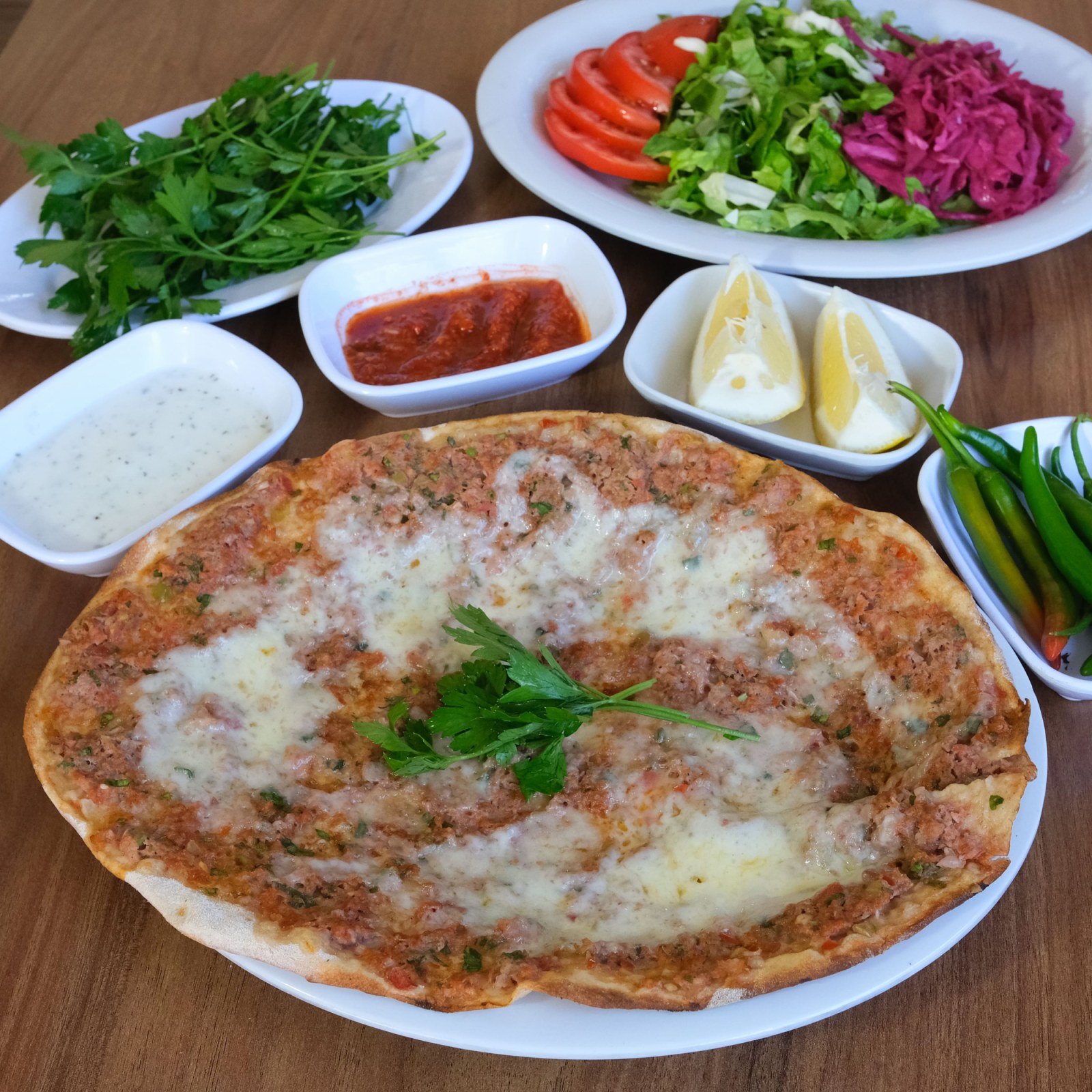 Kaşarlı Lahmacun