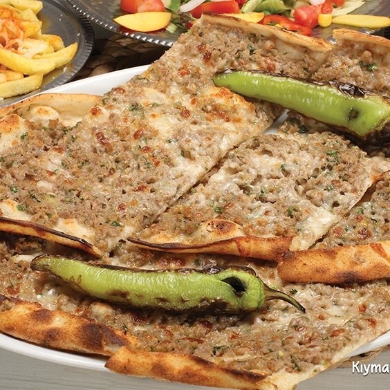 Kıymalı Kaşarlı Pide