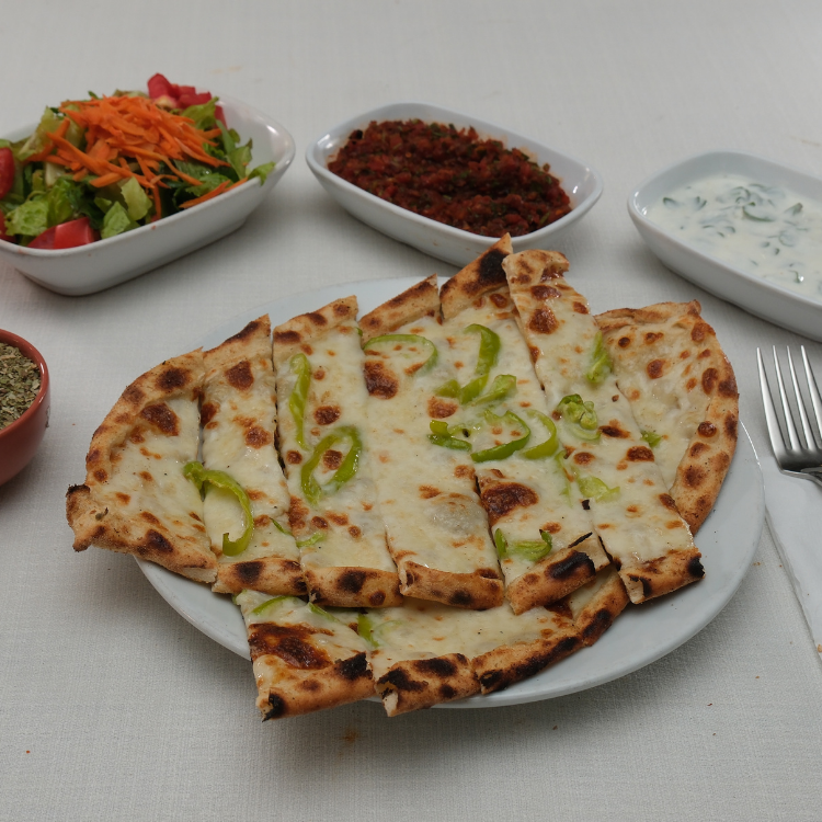 Kaşarlı Biberli Pide