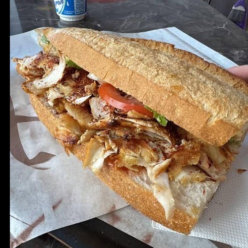 Üç Çeyrek Ekmek Arası Tavuk Döner