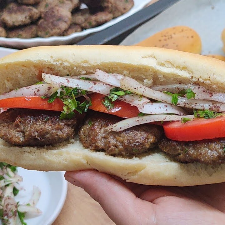 Tam Ekmek Arası Köfte