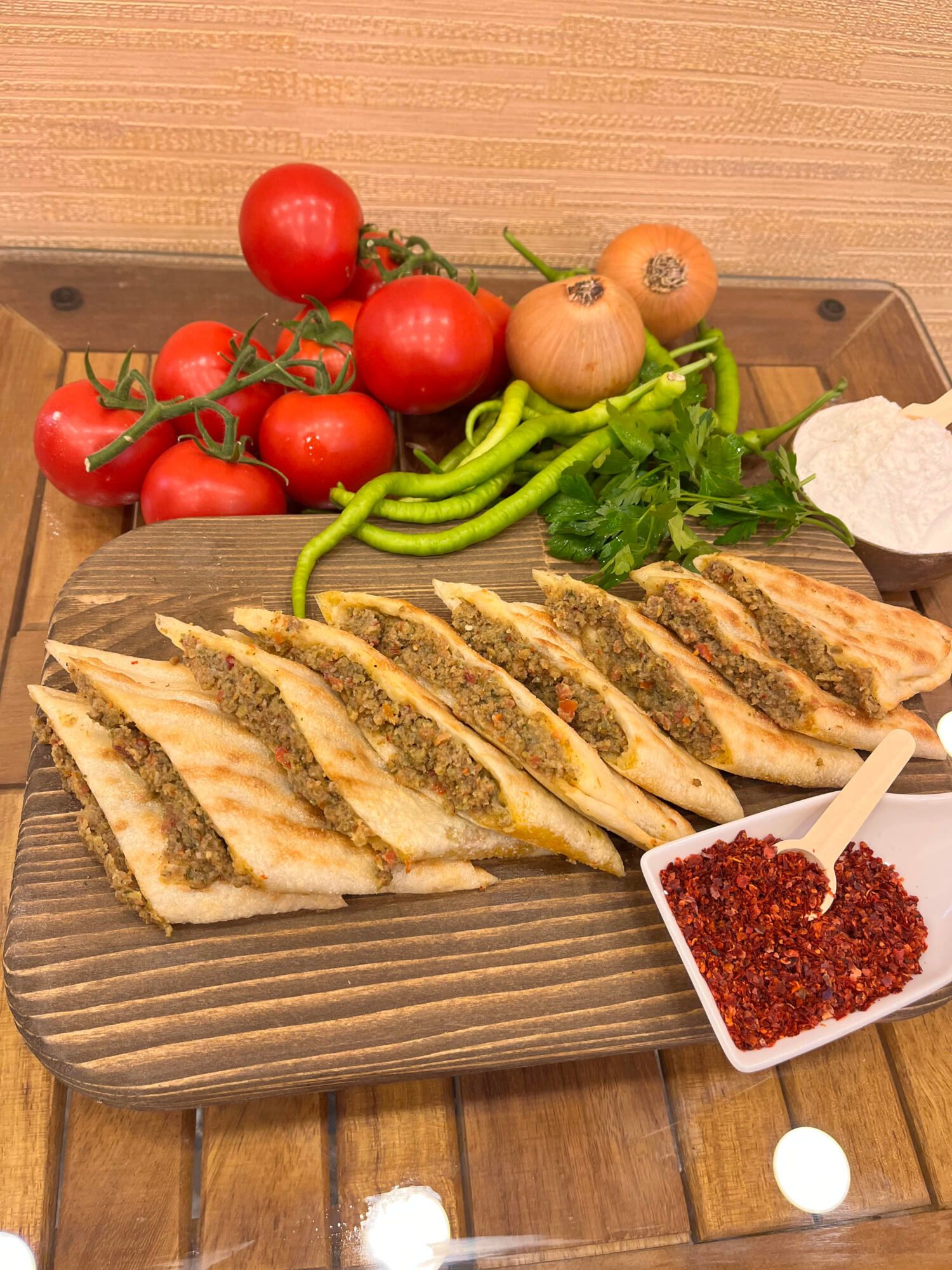 Kıymalı Kır Pidesi (%100Dana eti)