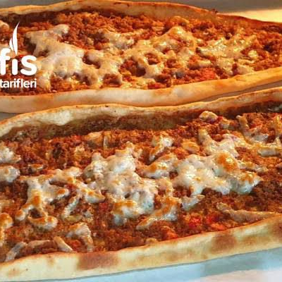 Kıymalı Kaşarlı Pide