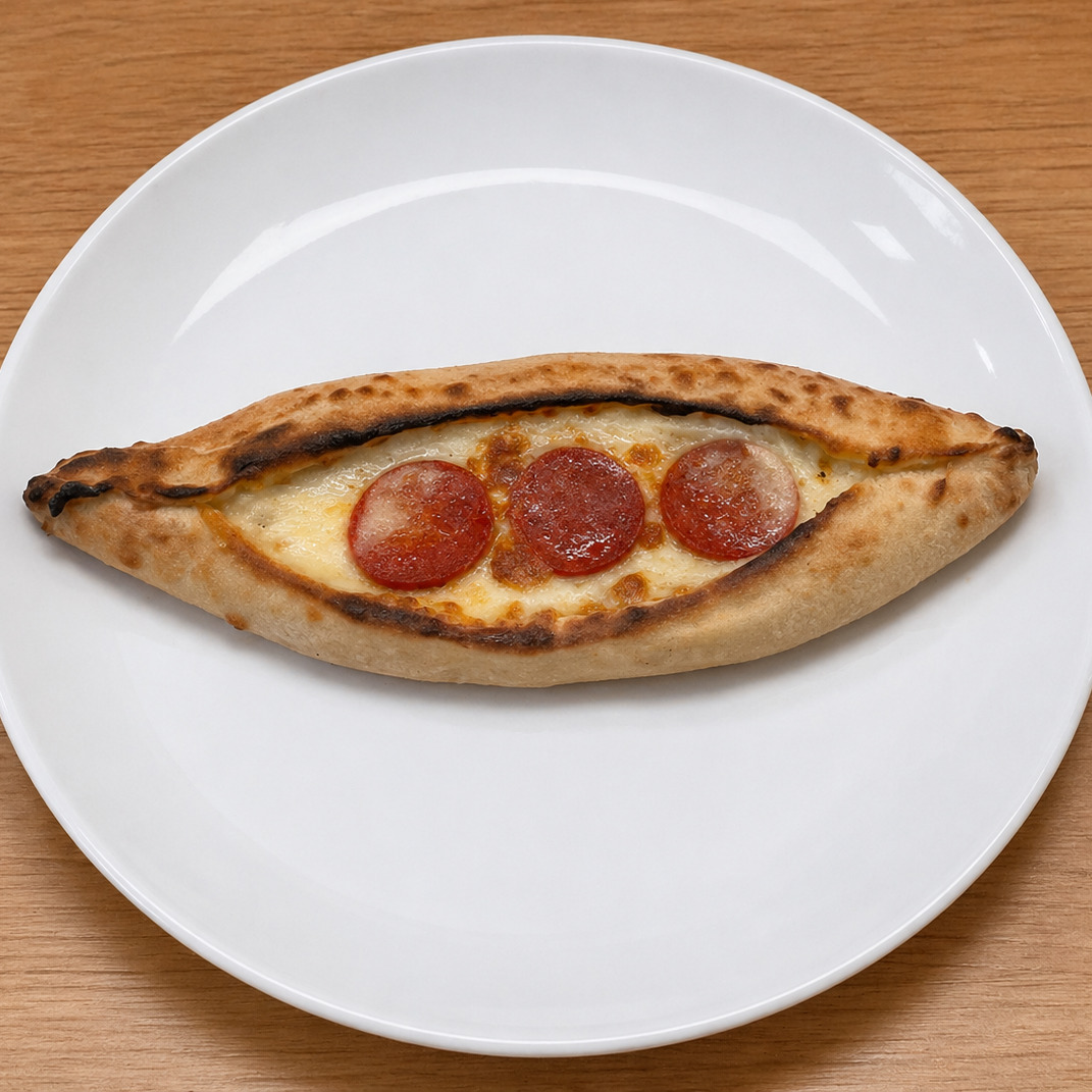 Sucuklu Pide