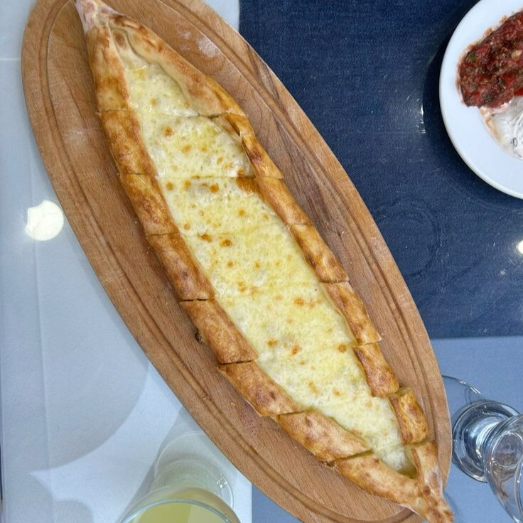 Kaşarlı Pide