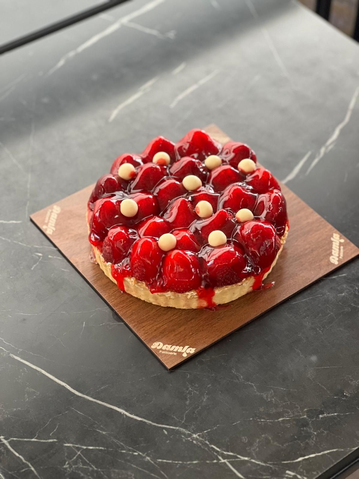 Çilekli Tart (4 Kişilik)