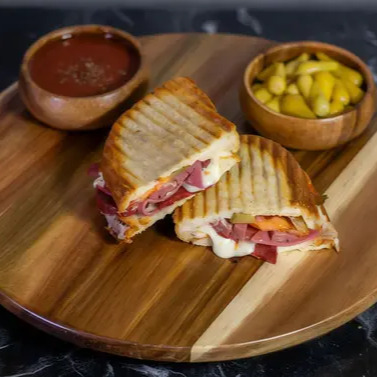 Salamlı Ayvalık Tost