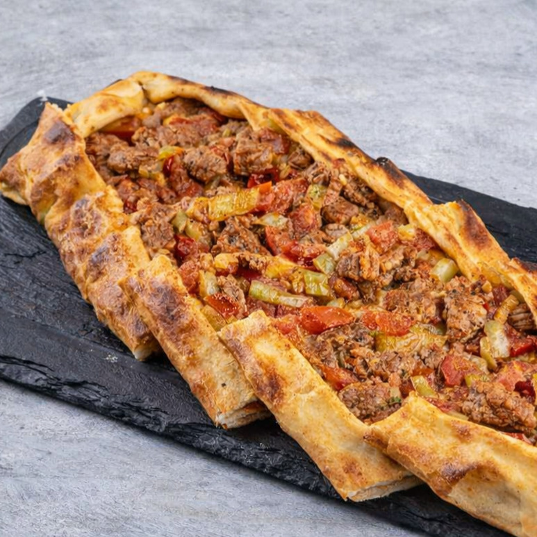 Kuşbaşılı Pide