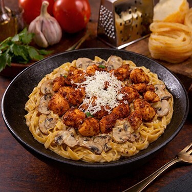 Tavuklu Mantarlı Fettuccine Alfredo