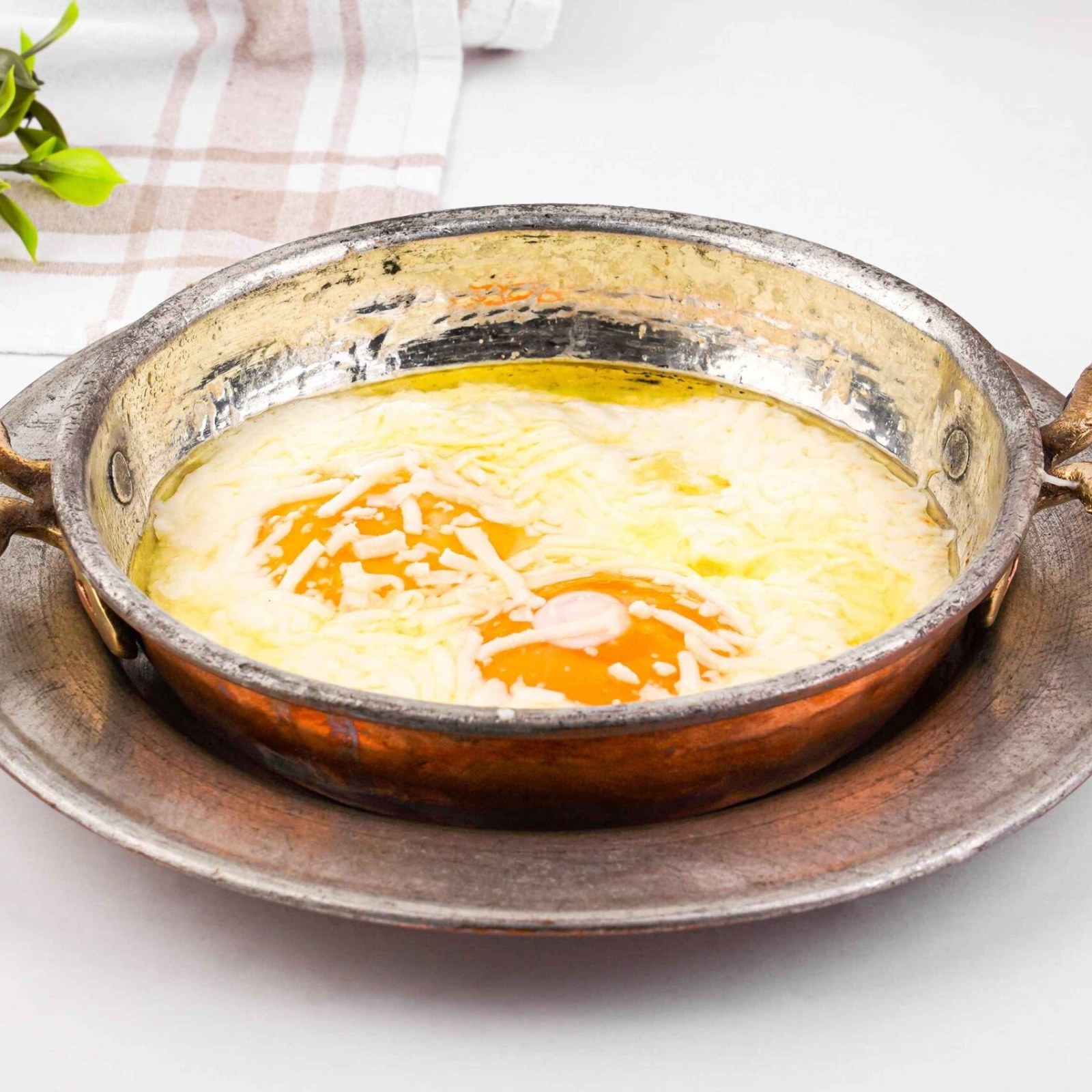 Kaşarlı Yumurta