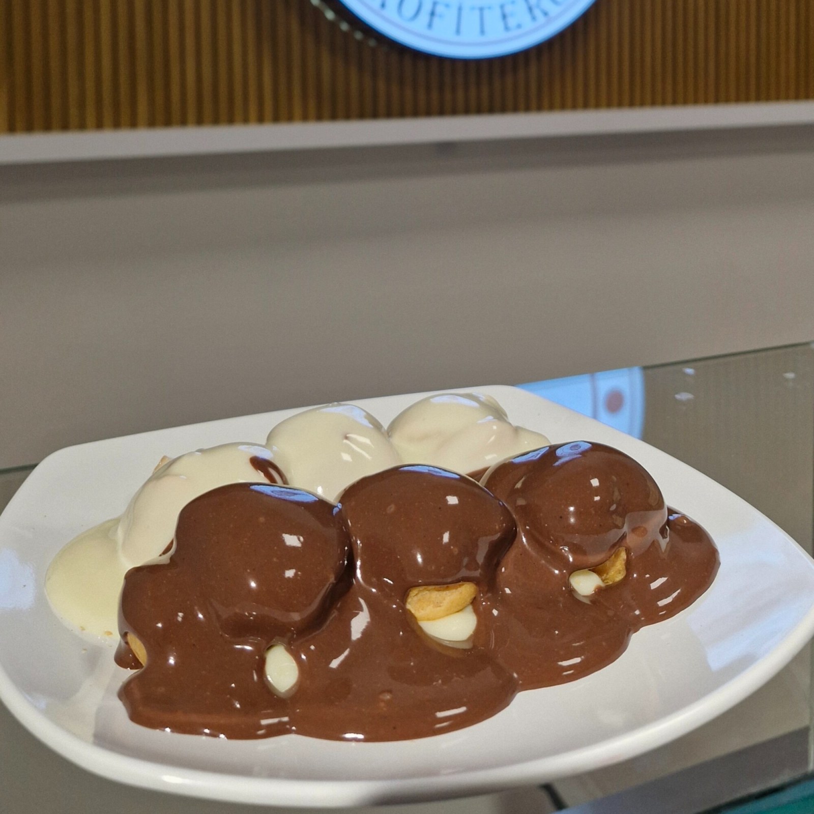 Karışık Çikolatalı Profiterol (800 Gr.)