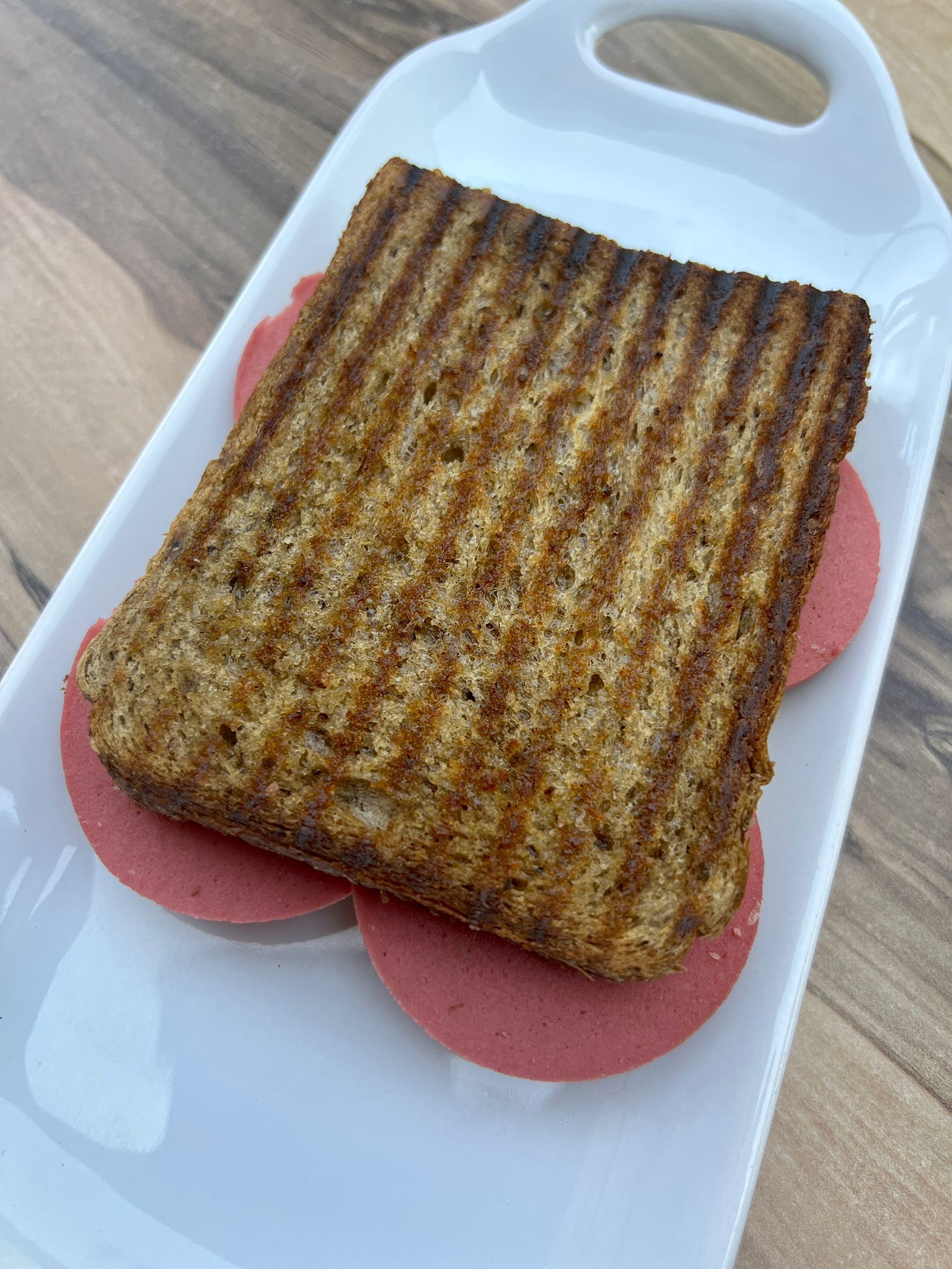 Kepek Ekmeğine Karışık Tost