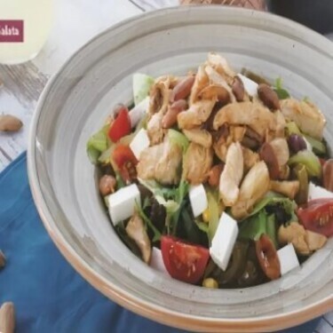 Bademli Tavuk Ilık Salata