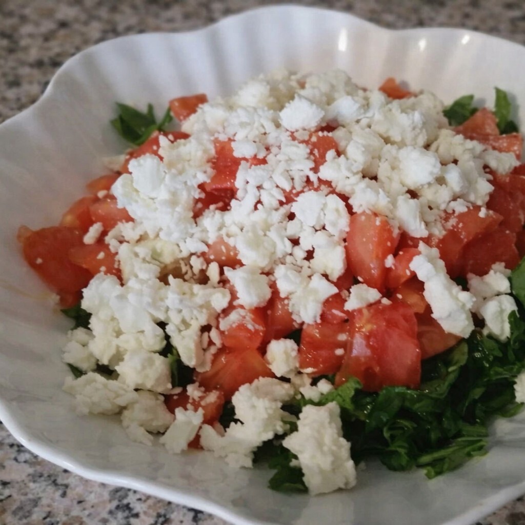 Peynirli Roka Salatası