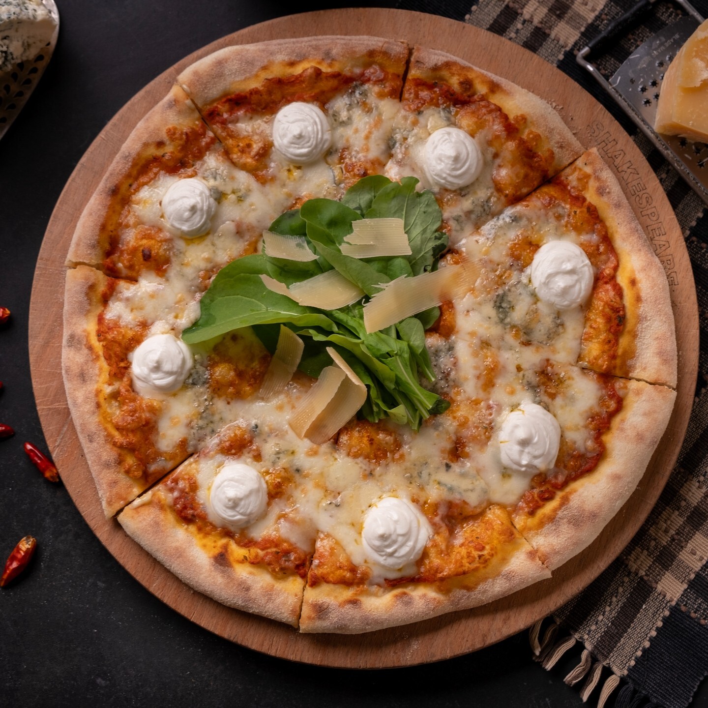 4 Peynirli Pizza
