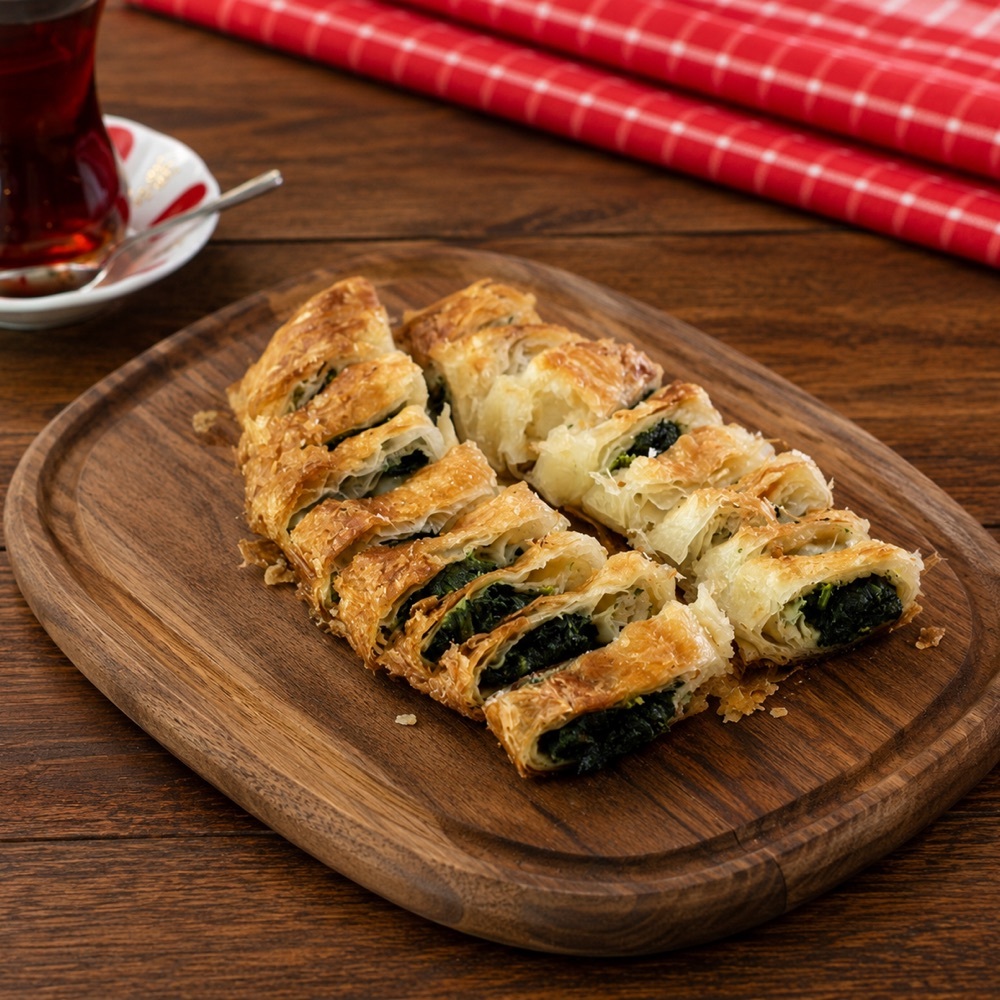 Ispanaklı Börek (230 gr.) +Coca Cola 330 ml