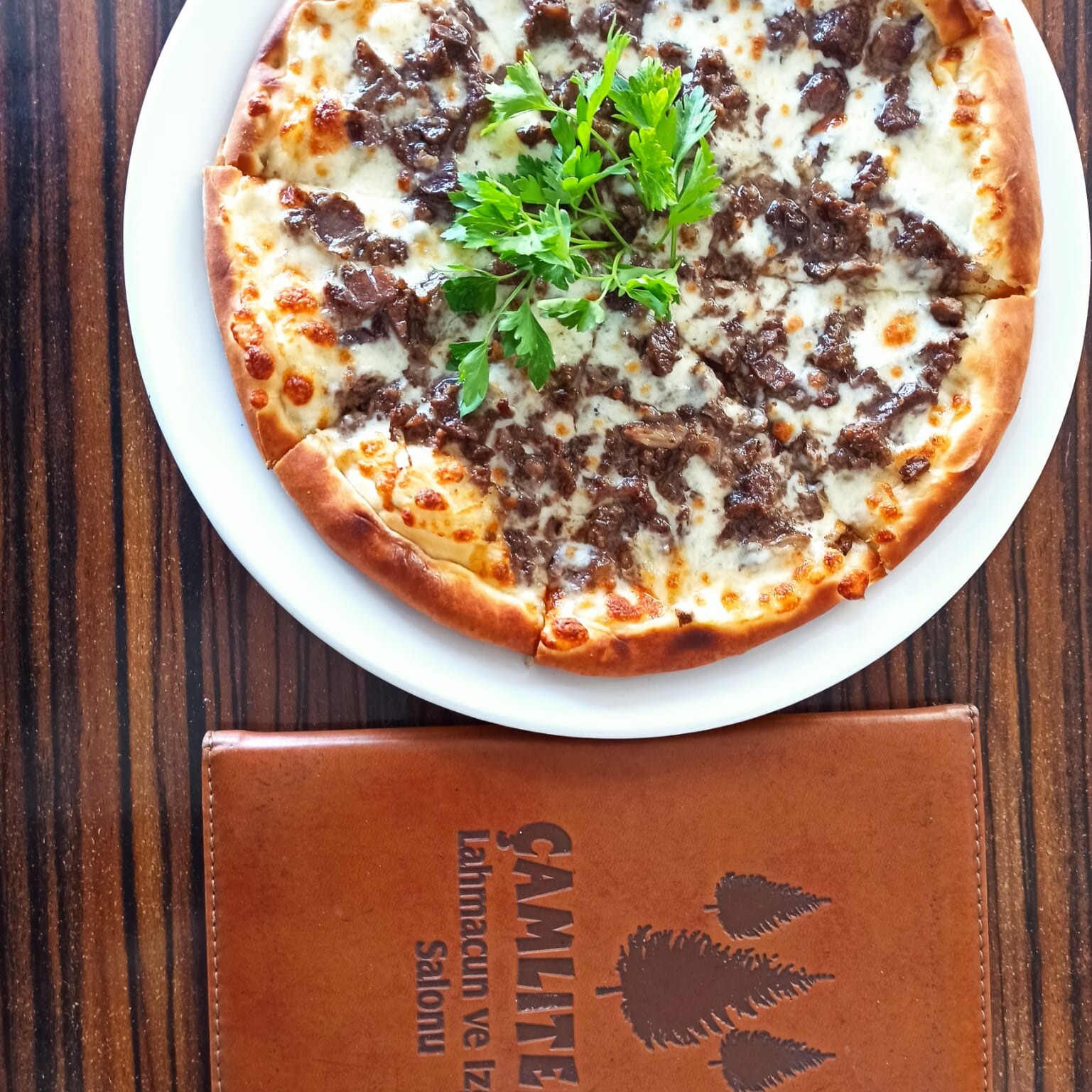 Kavurmalı Kaşarlı Pide