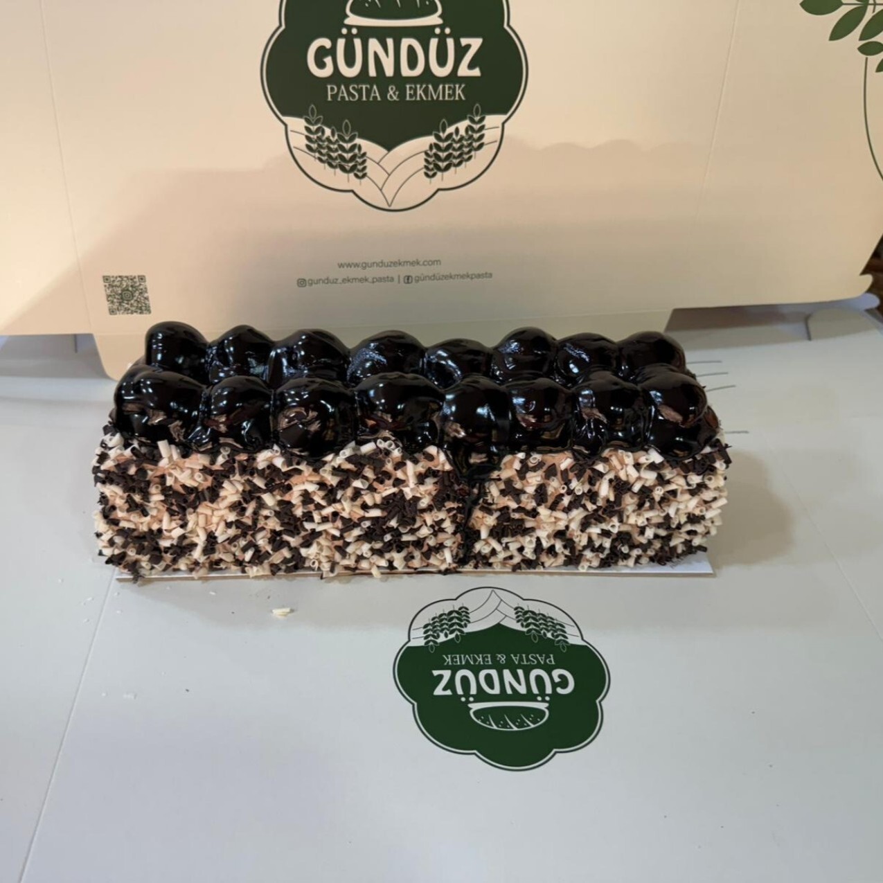 Profiterollü Baton Pasta