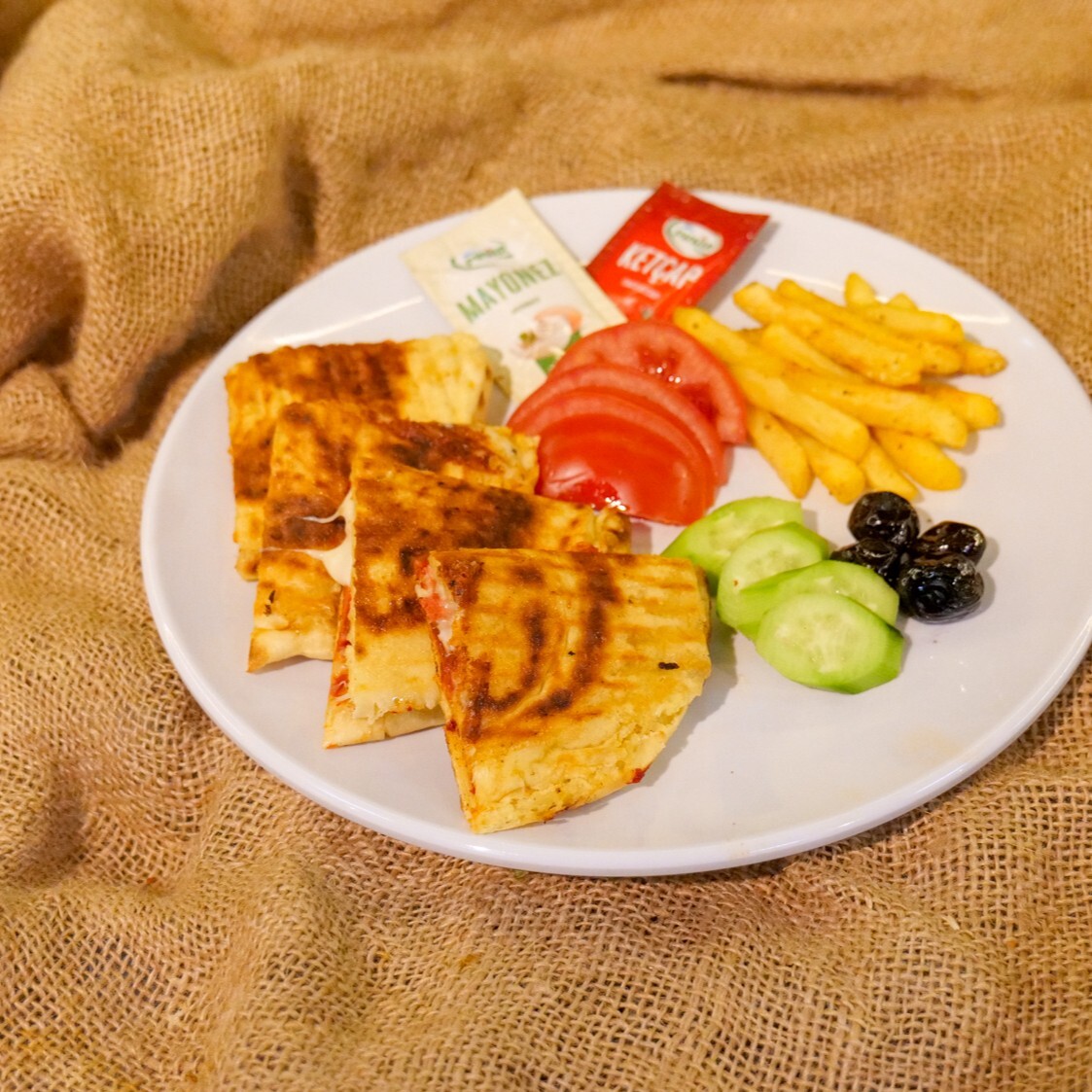 Kaşarlı Tost Menü