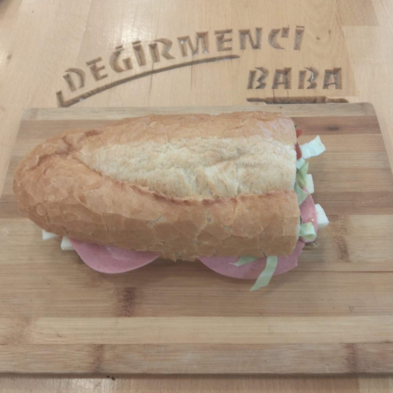 Salamlı Soğuk Sandviç