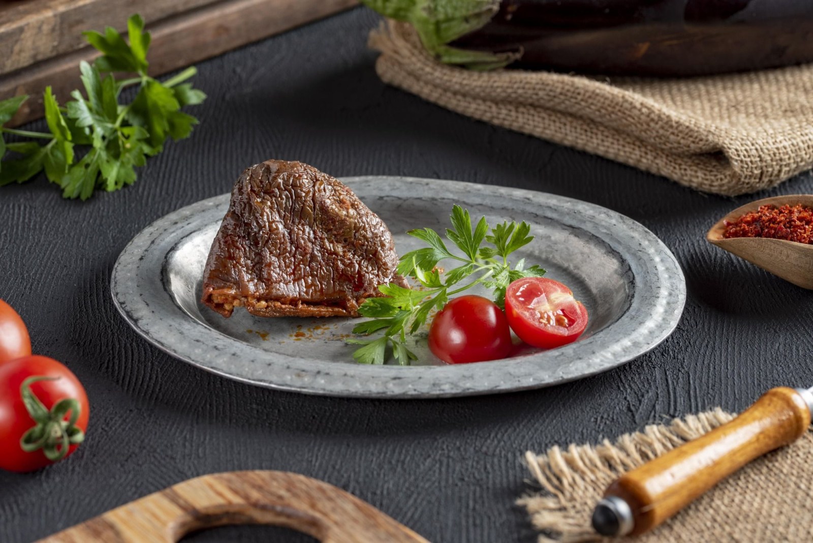 Etli kuru Patlıcan Dolma (Porsiyon =4 adet )