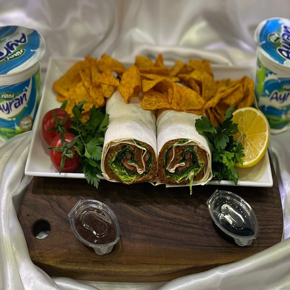 2'li Zirve Çiğ Köfte Dürüm (Doritoslu) & 2 Adet 175ml Ayran İle