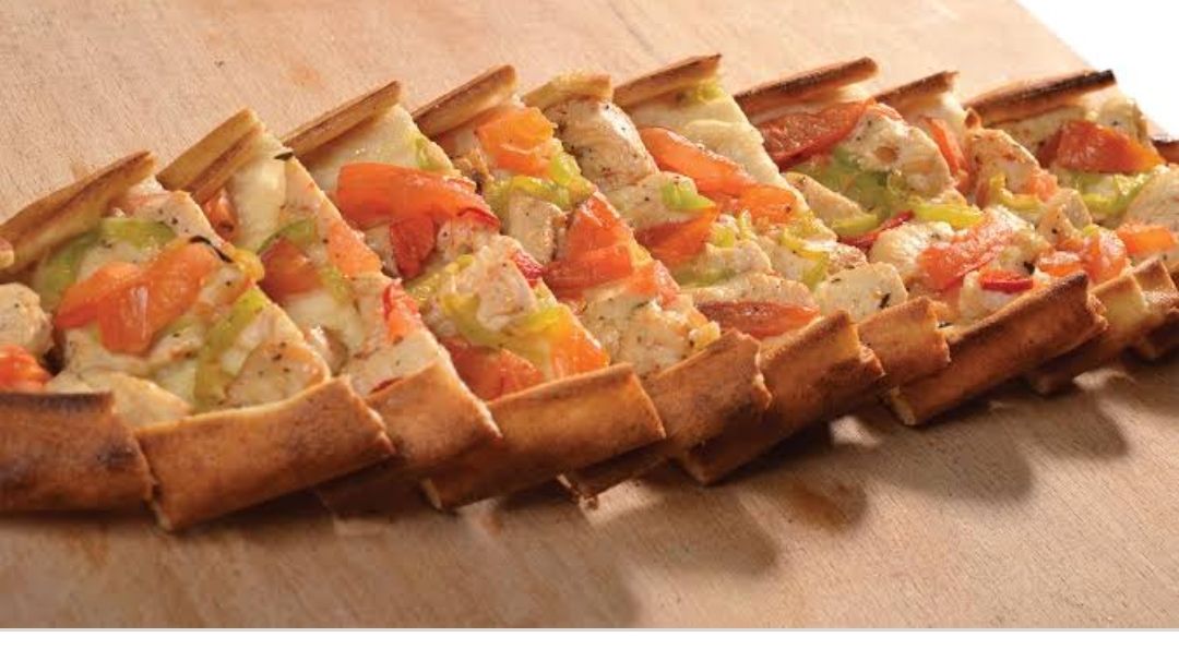 Kaşarlı Tavuklu Pide