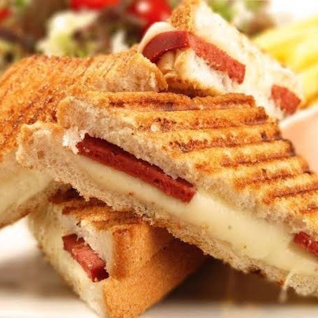 Sucuklu Tost