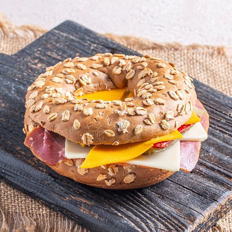 Ezine Peynirli Hindi Füme Bagel