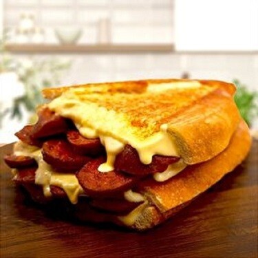 Yumurtalı Sucuklu Tost