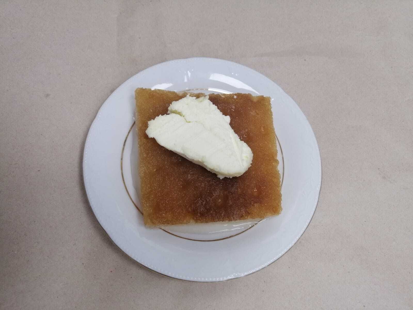 Kaymaklı ekmek tatlısı