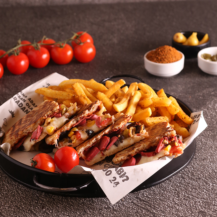 Bazlama Pizza Tost Menü