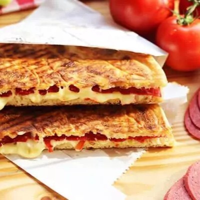 Tüm Bakkal Ekmeğine Süper Karışık Tost Menü