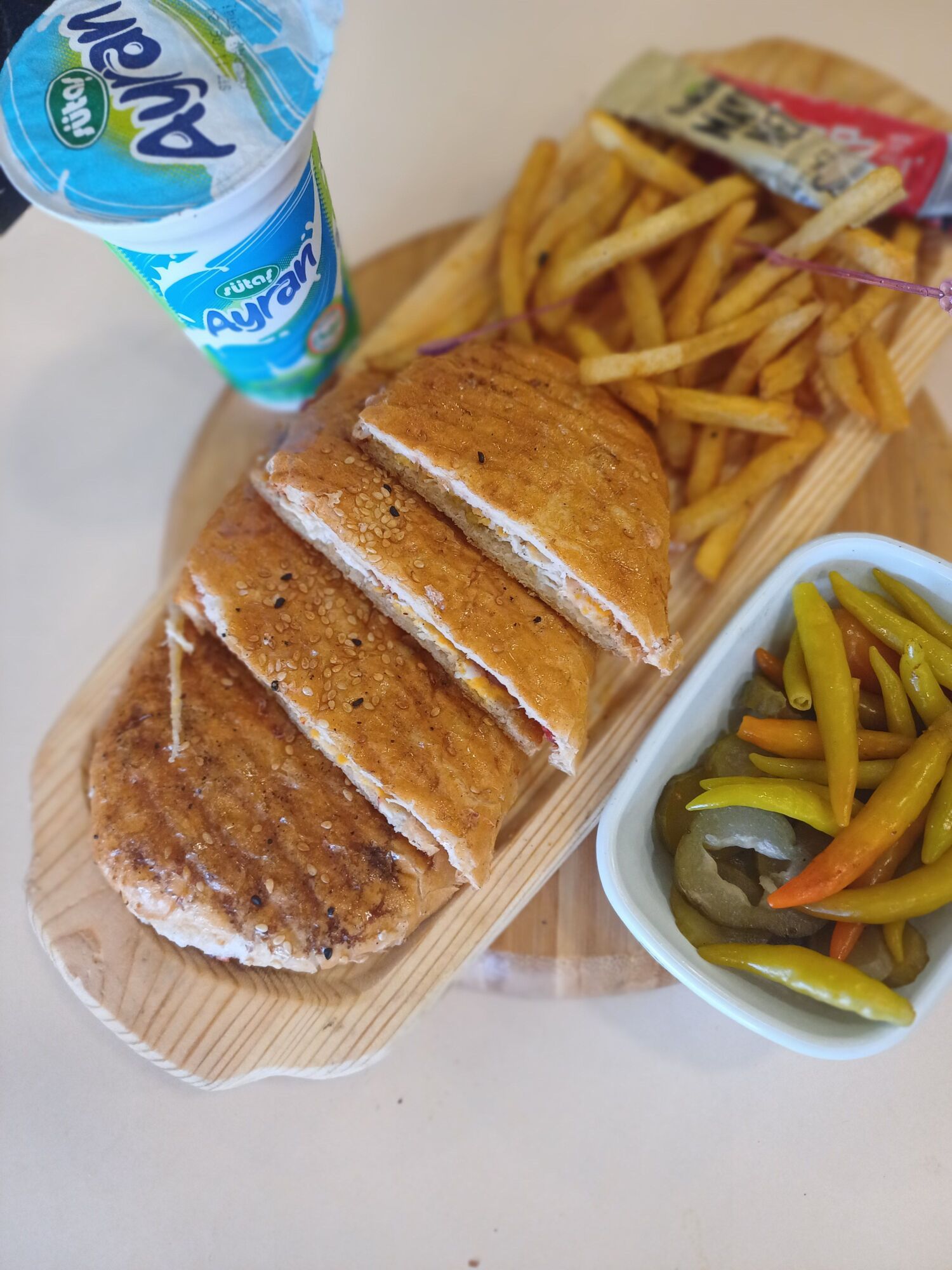 Hakiki Kasap Sucuklu kaşarlı Tost