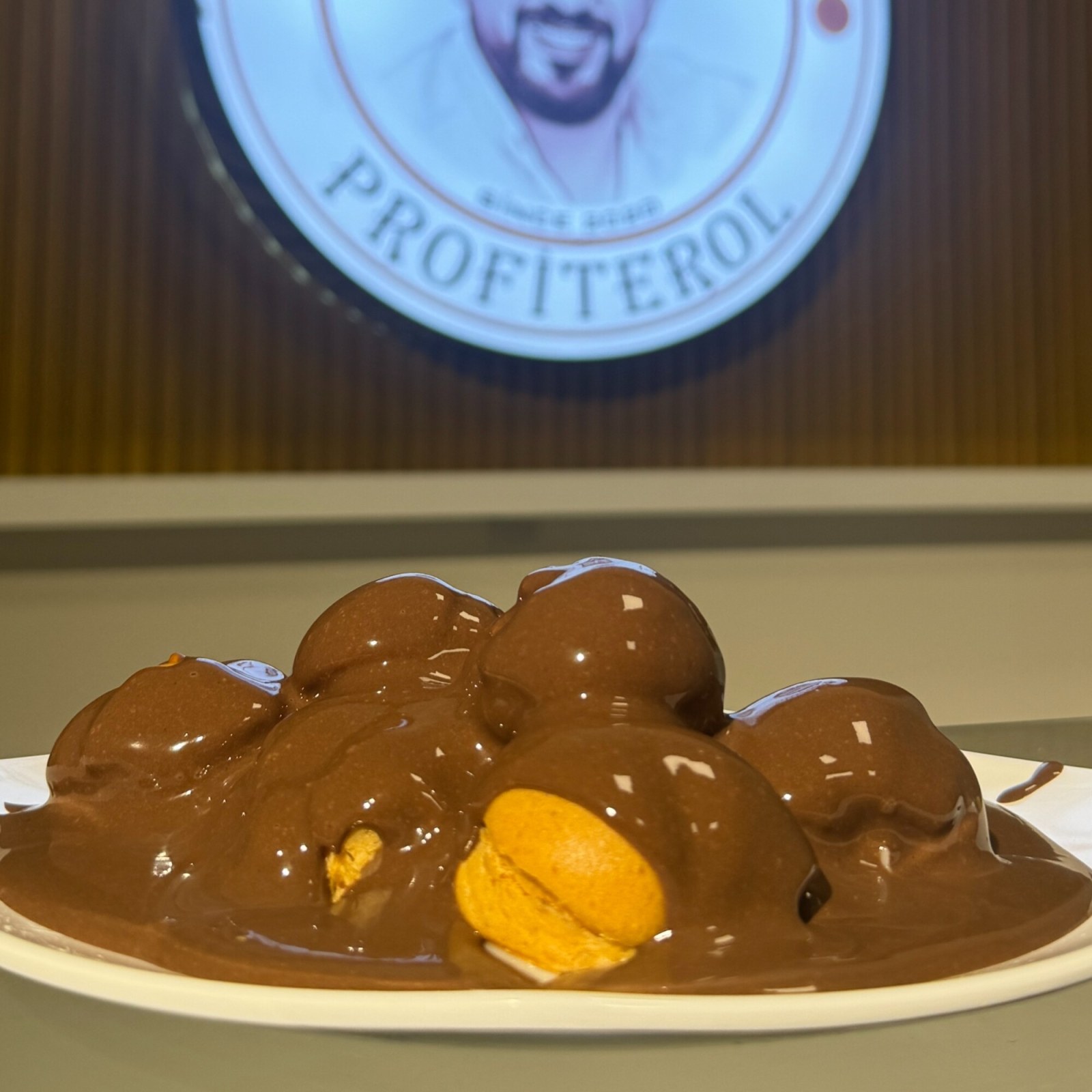 Sütlü Çikolatalı Profiterol (600 Gr.)