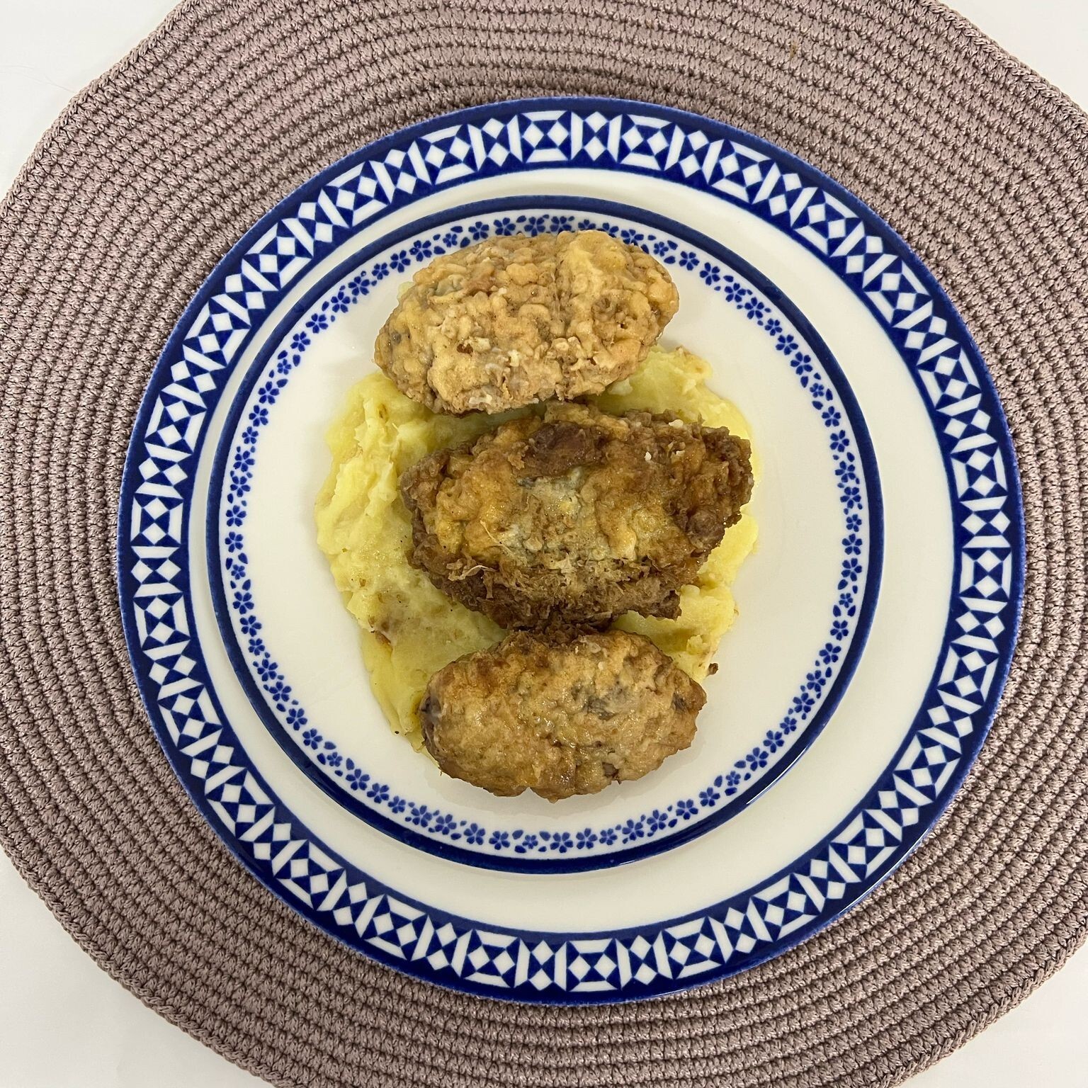 Püreli Kadın Budu Köfte & Spagetti