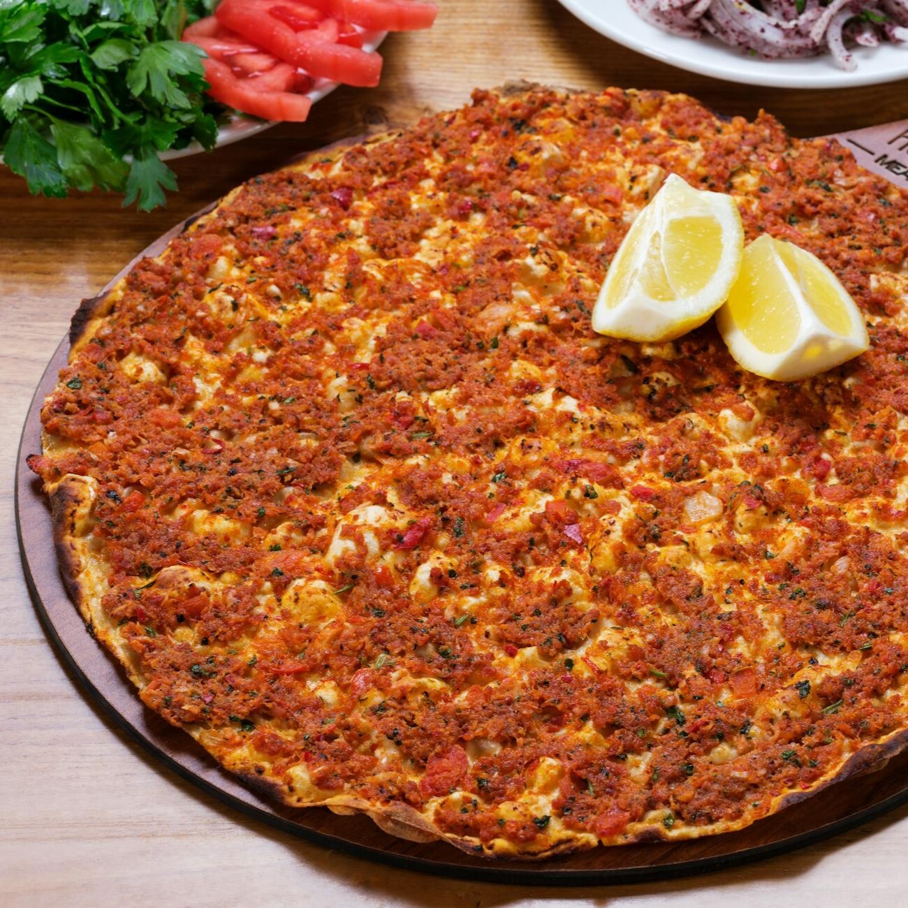 Lahmacun Acılı