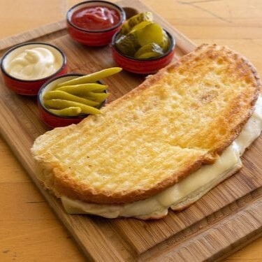 Ayvalık Kaşarlı Tost