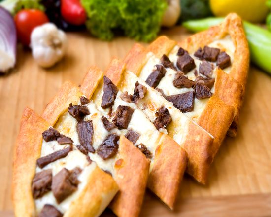 Kavurmalı Kaşarlı Pide