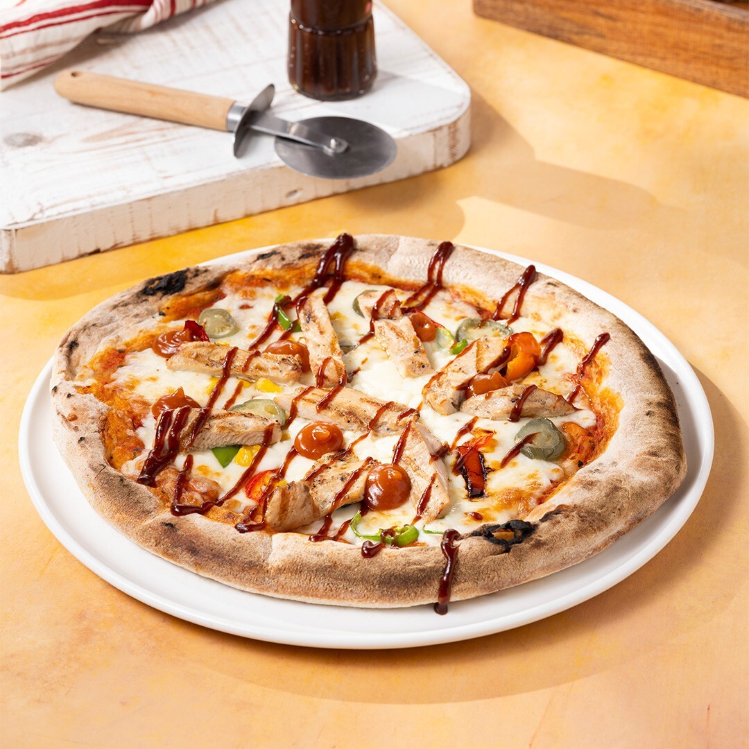 Barbekü Soslu Acılı Tavuklu Pizza