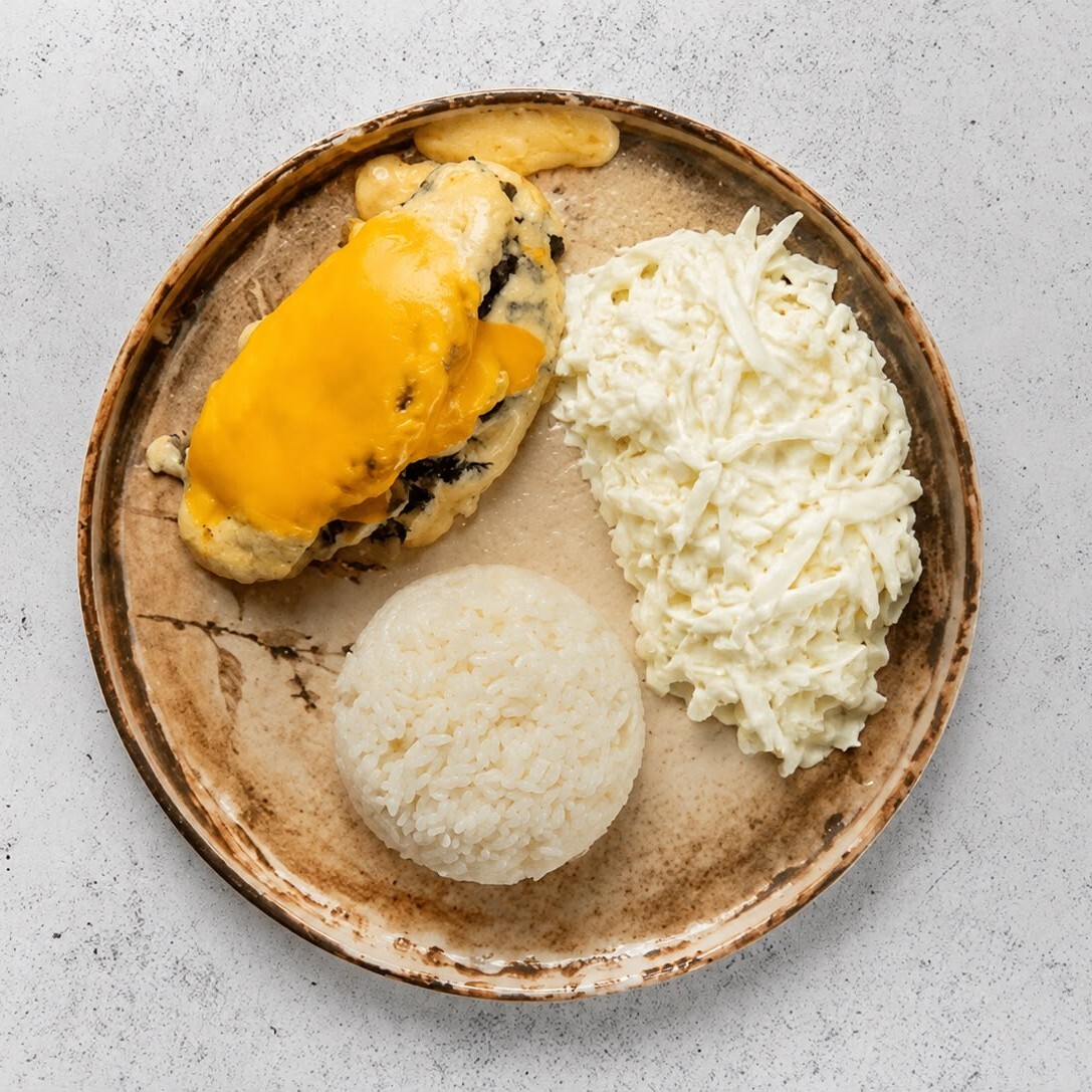 Güveçte Soslu Tavuk (1317,899 KCal)
