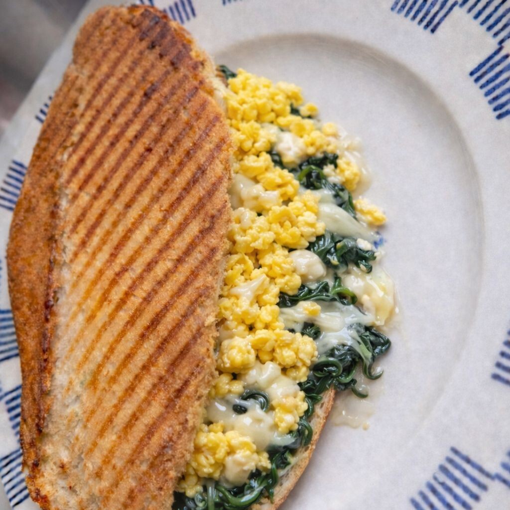 Ispanaklı Çift Yumurtalı Tost