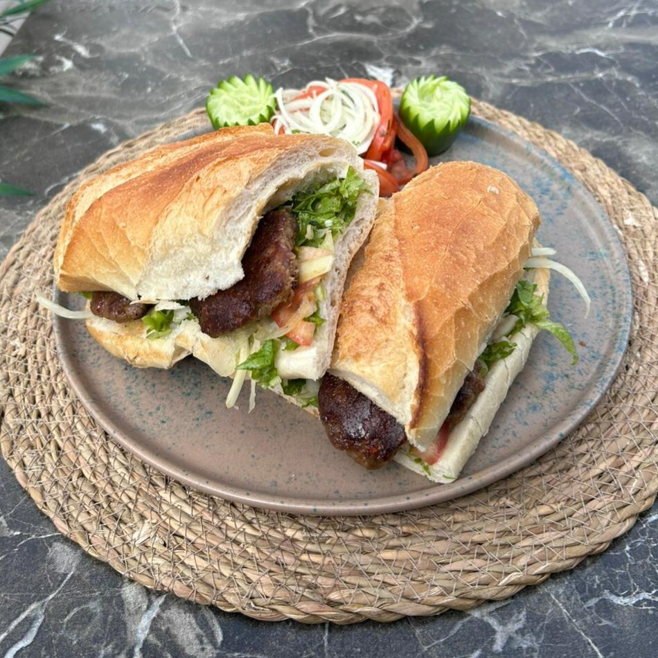 Ekmek Arası Köfte (100 gr)