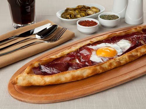 Kayseri Pastırmalı Yumurtalı Pide (Açık)